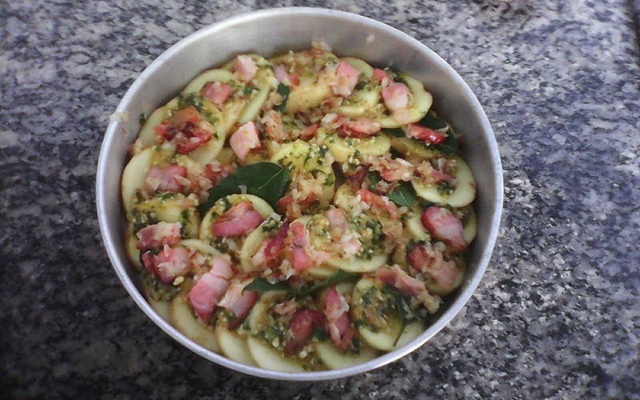 Batata assada com alho e azeite