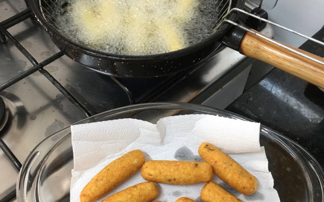 Bolinho de bacalhau Aurea e Eleazer