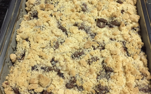 Cuca de banana com chocolate