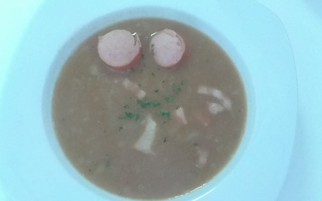 Sopa de feijão fácil e saborosa