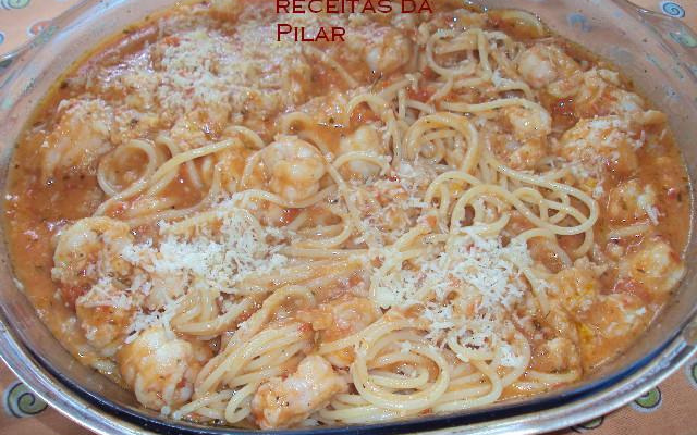 Espaguete ao molho de camarão