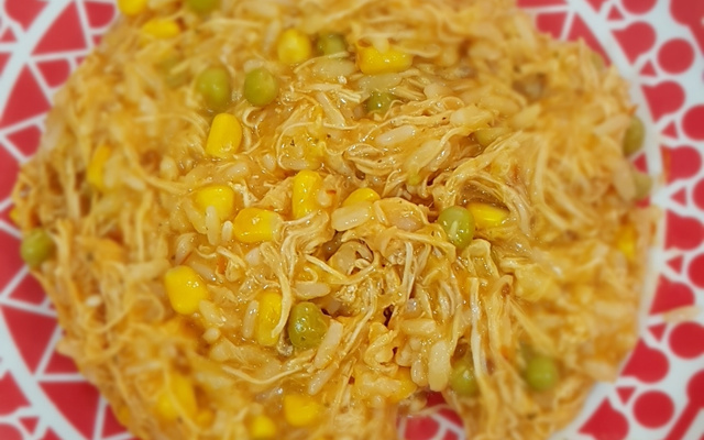 Risoto de frango com molho branco