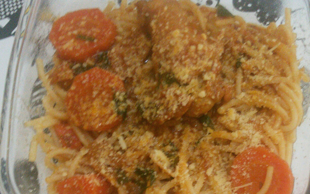 Espaguete com coxinha da asa