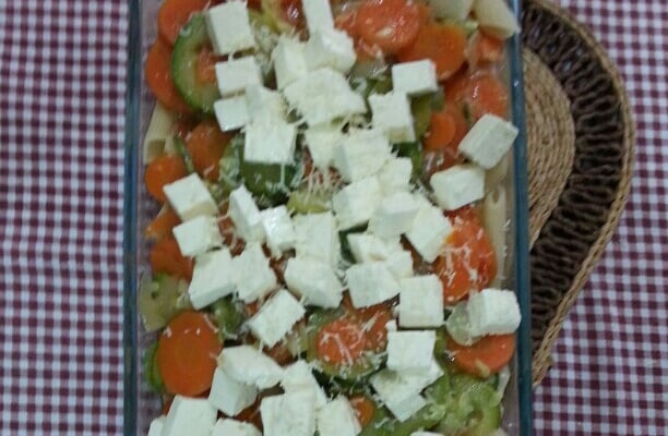 Macarrão com abobrinha e cenoura