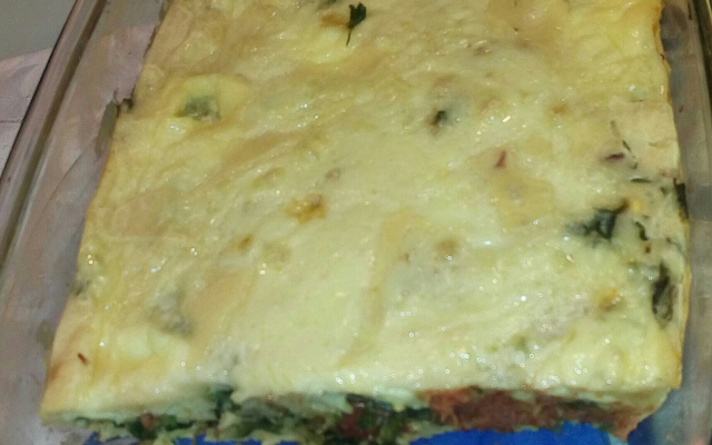 Torta de espinafre com presunto e queijo