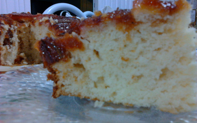 Bolo de banana caramelada