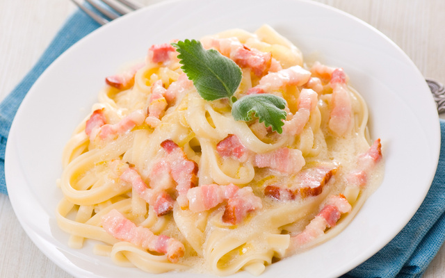 Talharim à carbonara