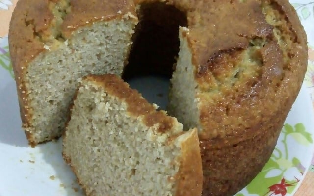 Bolo saudável de aveia com banana