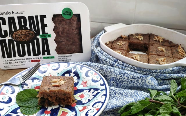 Kibe assado de espinafre com amêndoas