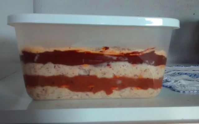 Pavê de amendoim com barra de chocolate amargo