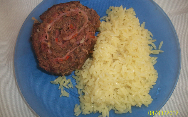 Rocambole de carne moída