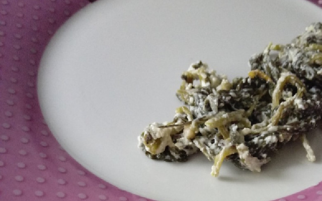 Espinafre com cream cheese fácil