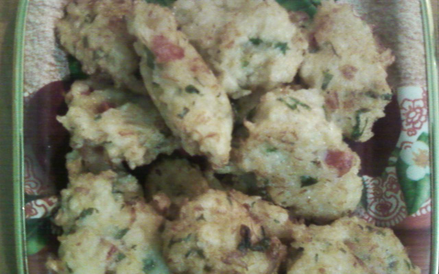 Bolinho de arroz com bacalhau