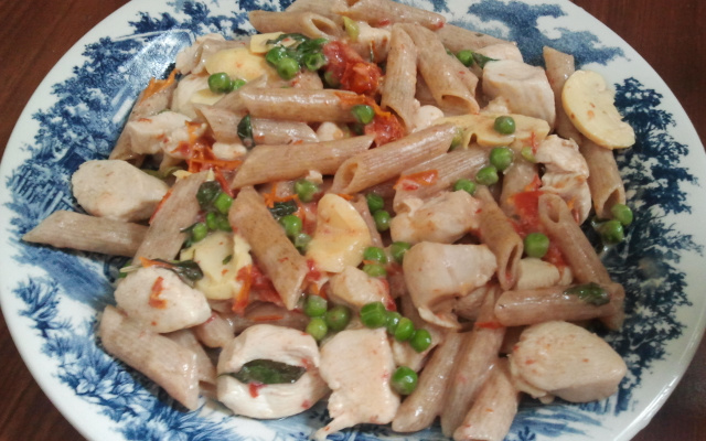 Penne integral light com frango