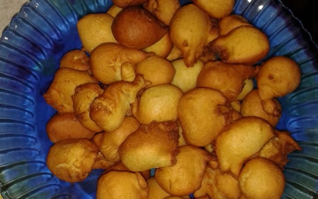 Bolinho de chuva com laranja