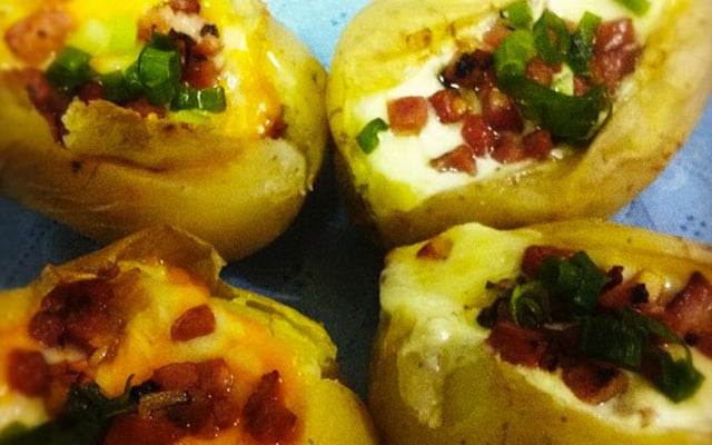 Batata recheada com calabresa