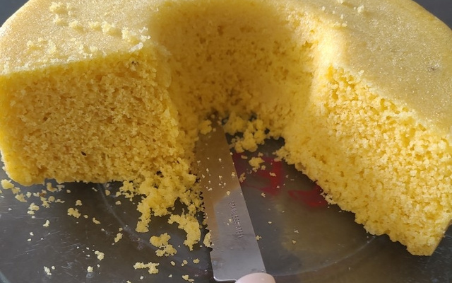 Bolo de fubá com laranja de micro-ondas