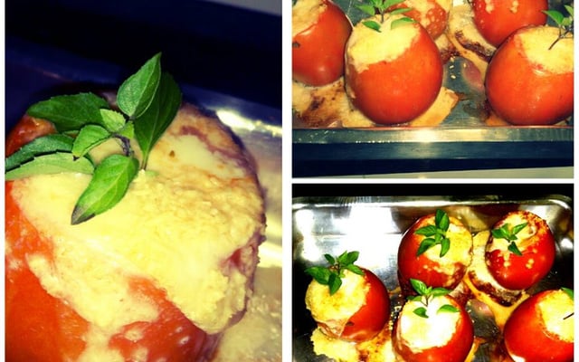 Tomate recheado com queijo