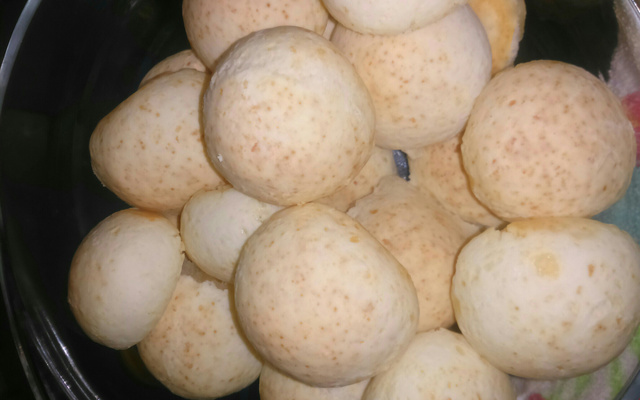 Pão de queijo com creme de leite