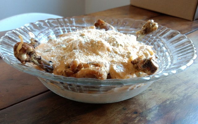 Coxa de frango com creme de leite