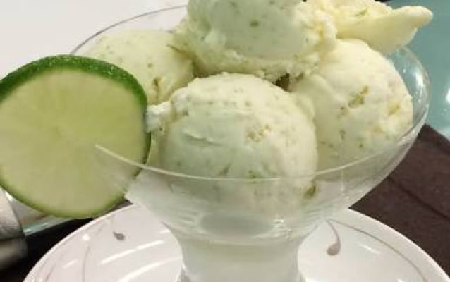 Sorvete de limão caseiro saudável sem lactose