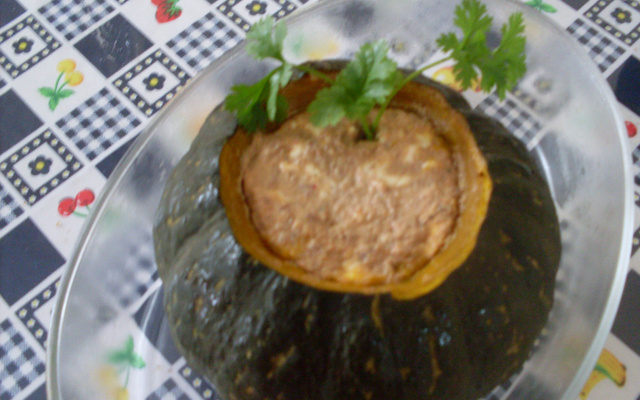 Abóbora recheada com carne moída