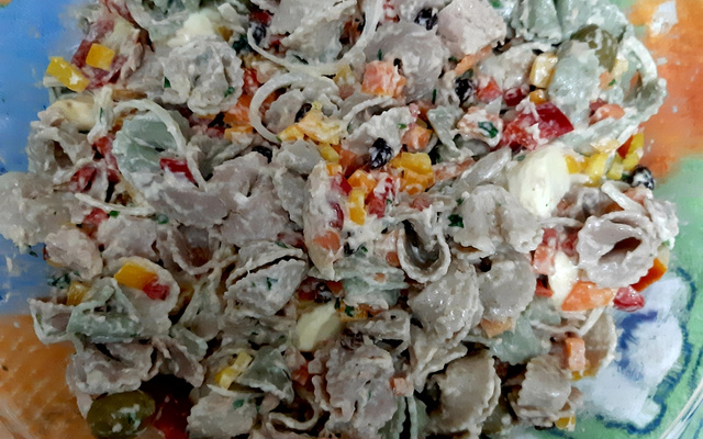 Salada de macarrão integral