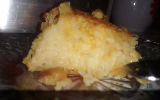 Bolo cremoso de milho verde