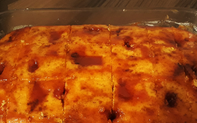 Bolo de fubá com goiabada