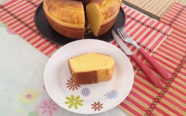 Bolo de fubá e amido de milho