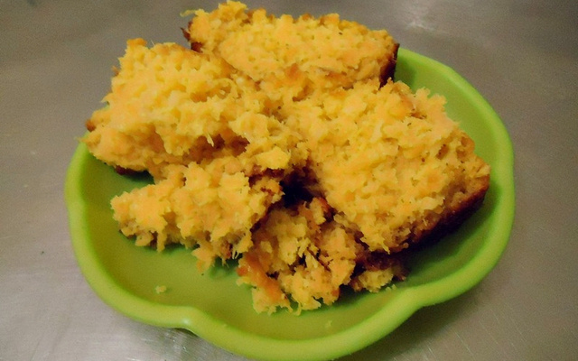 Bolo de milho com coco molhadinho