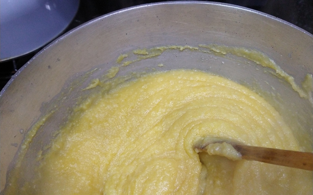 Bolo de milho de panela