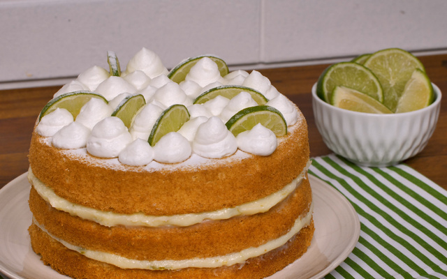 Naked cake de limão