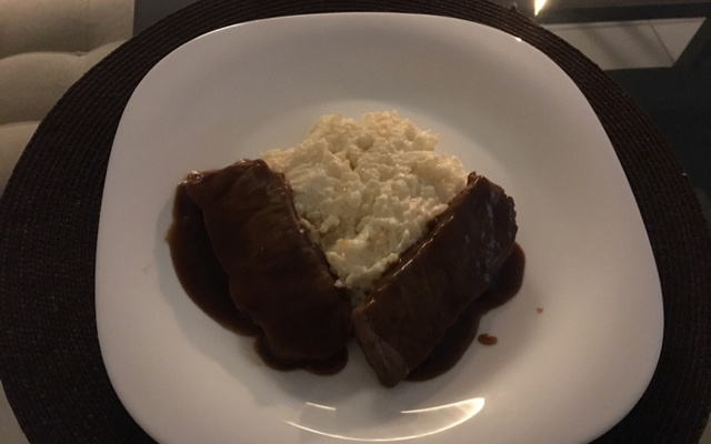 Escalope ao molho madeira com arroz à piemontese