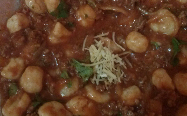 Nhoque de batata com molho bolonhesa (massa leve)