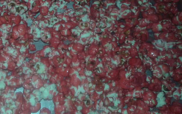 Pipoca doce vermelha