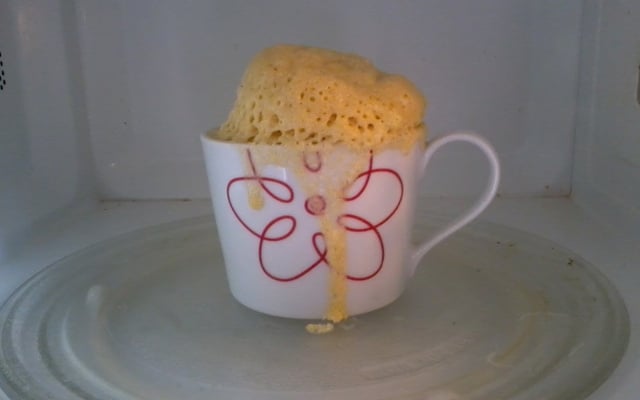 Bolo na caneca fácil