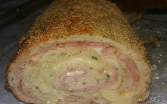 Rocambole de frango recheado