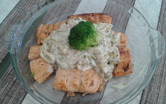 Salmão ao molho de castanha