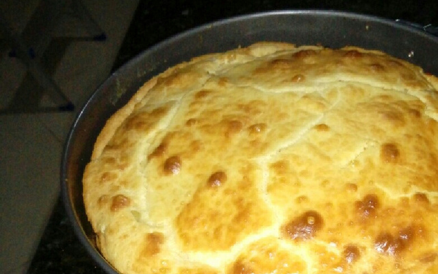 Torta salgada de liquidificador com sobras de pernil