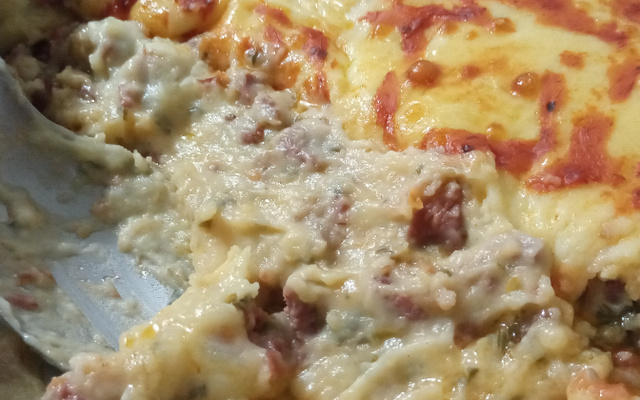 Escondidinho de batata com carne seca