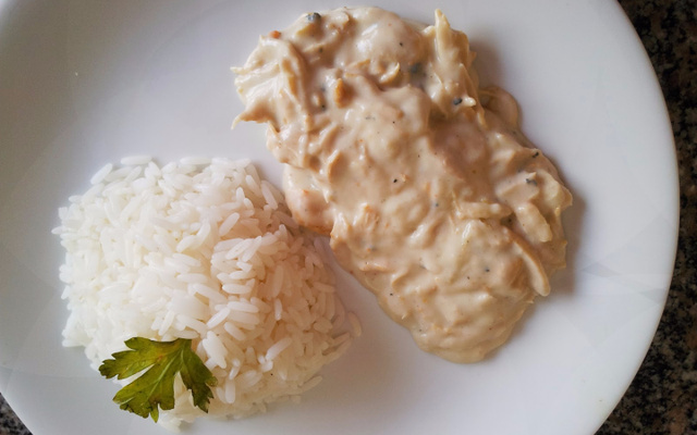 Frango ao molho branco