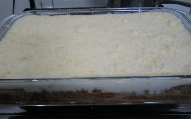 Lasanha ao molho bolonhesa e molho branco
