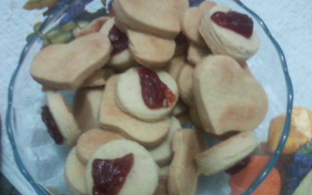 Biscoitinho amanteigado com goiabada