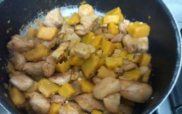 Cabotiá com porquinho