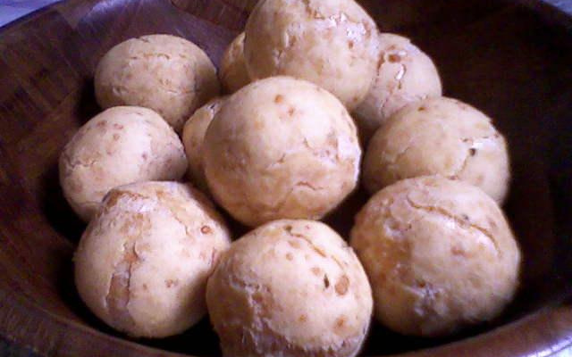 Pão de queijo frito