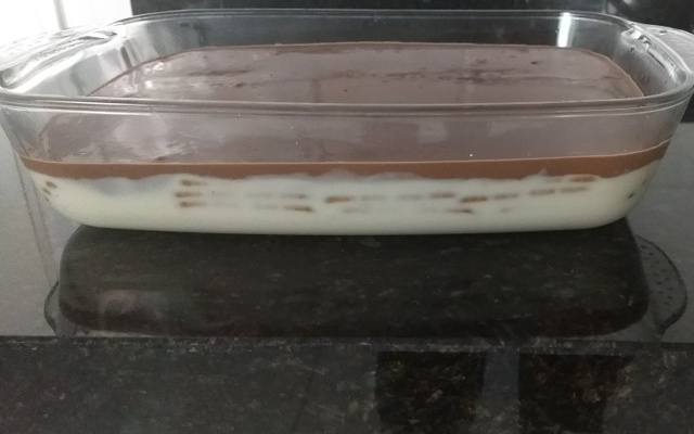 Torta de bolacha e chocolate