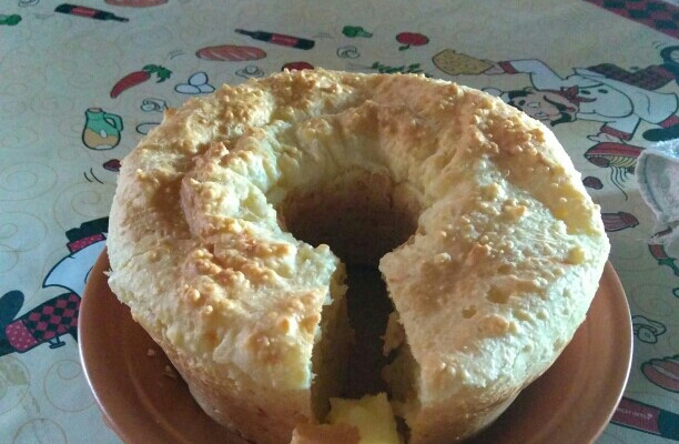 bolo salgado  de polvilho doce (rosca)