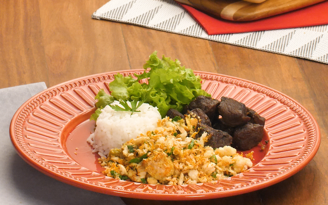 Farofa de pão simples