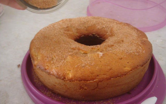 Bolo de maçã com canela